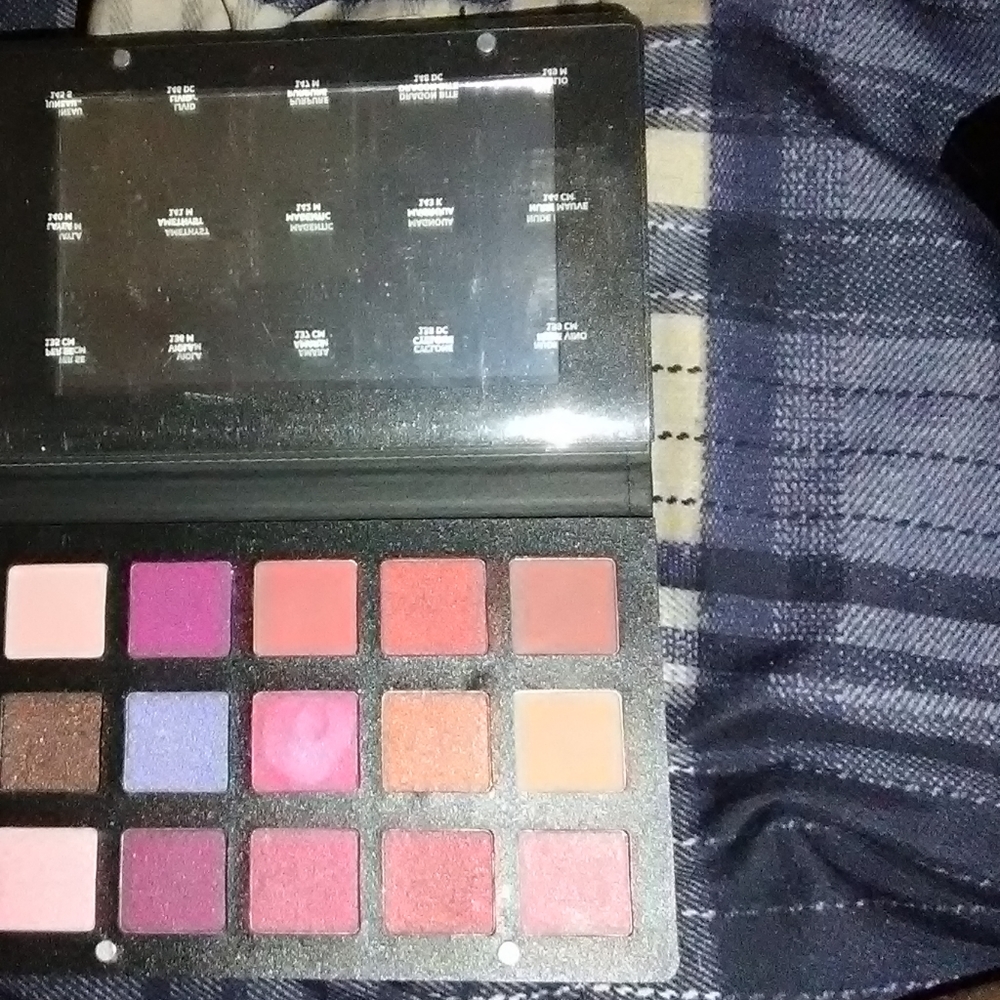 Makeup - Picture 4 of 4